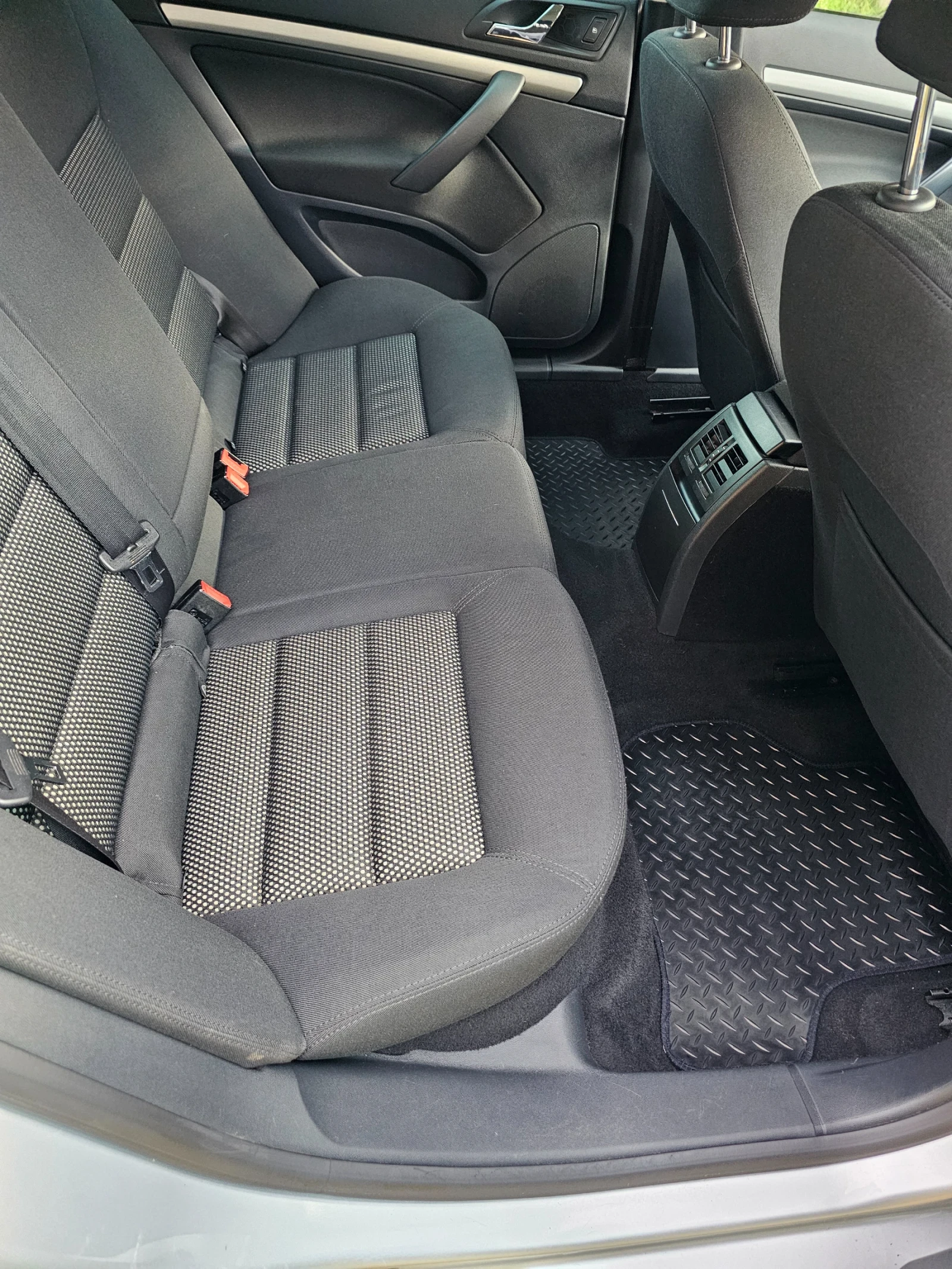 Skoda Octavia Scout 4?4, снимка 9 - Автомобили и джипове - 55566660
