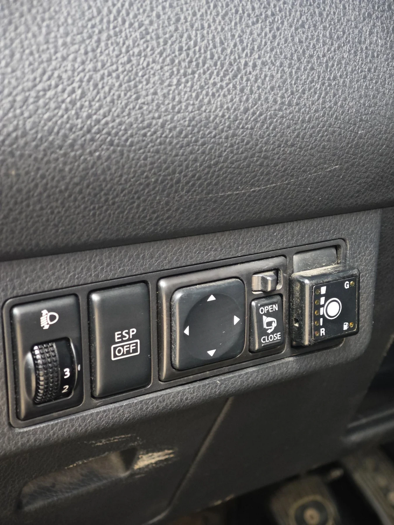Nissan Tiida C11, снимка 13 - Автомобили и джипове - 55969688