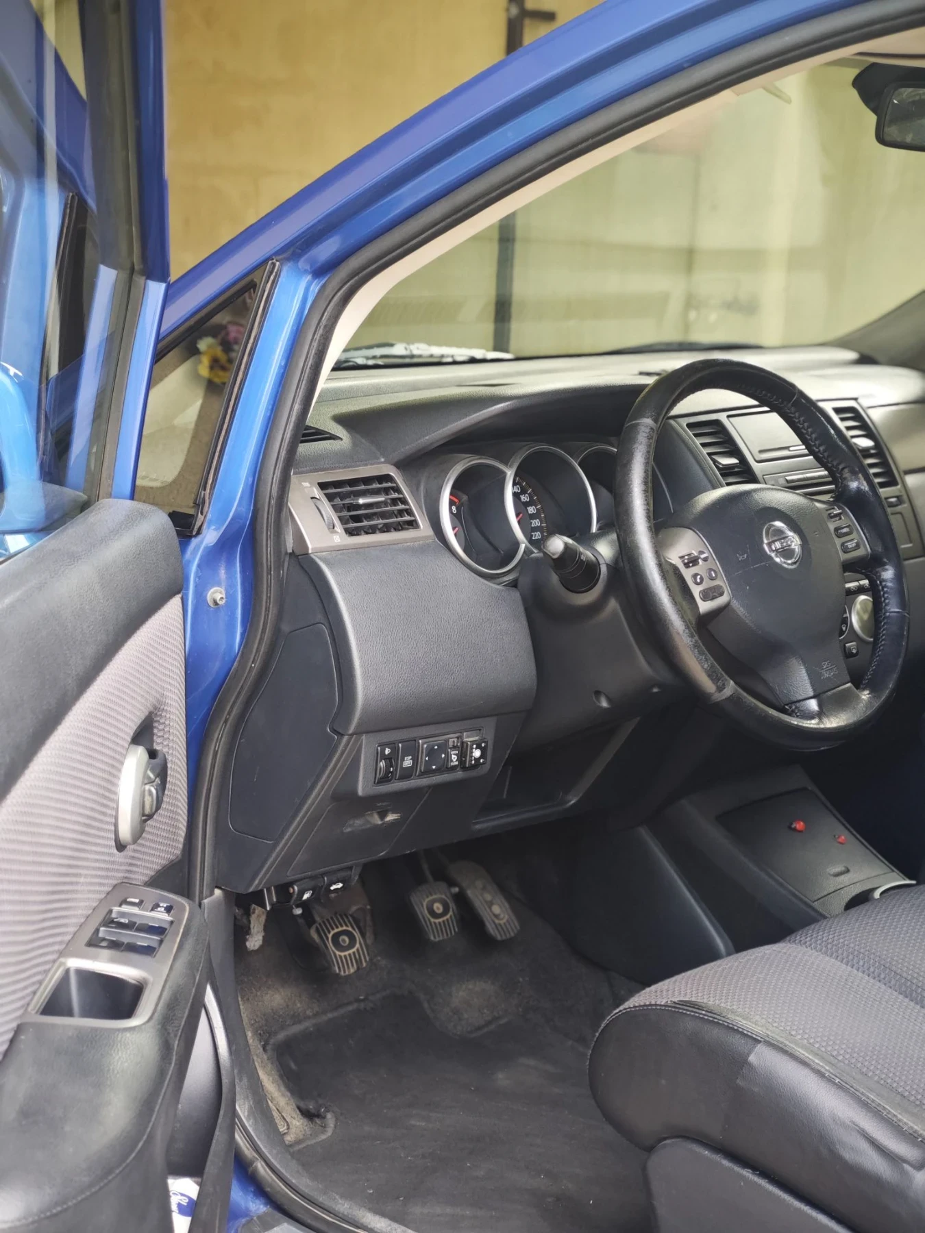 Nissan Tiida C11, снимка 6 - Автомобили и джипове - 55969688