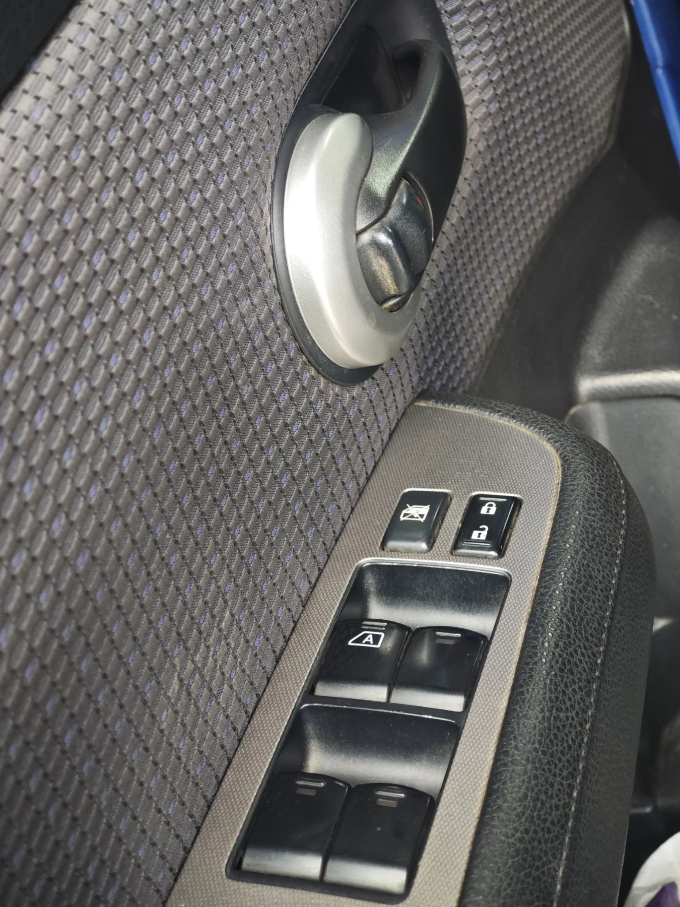 Nissan Tiida C11, снимка 9 - Автомобили и джипове - 55969688