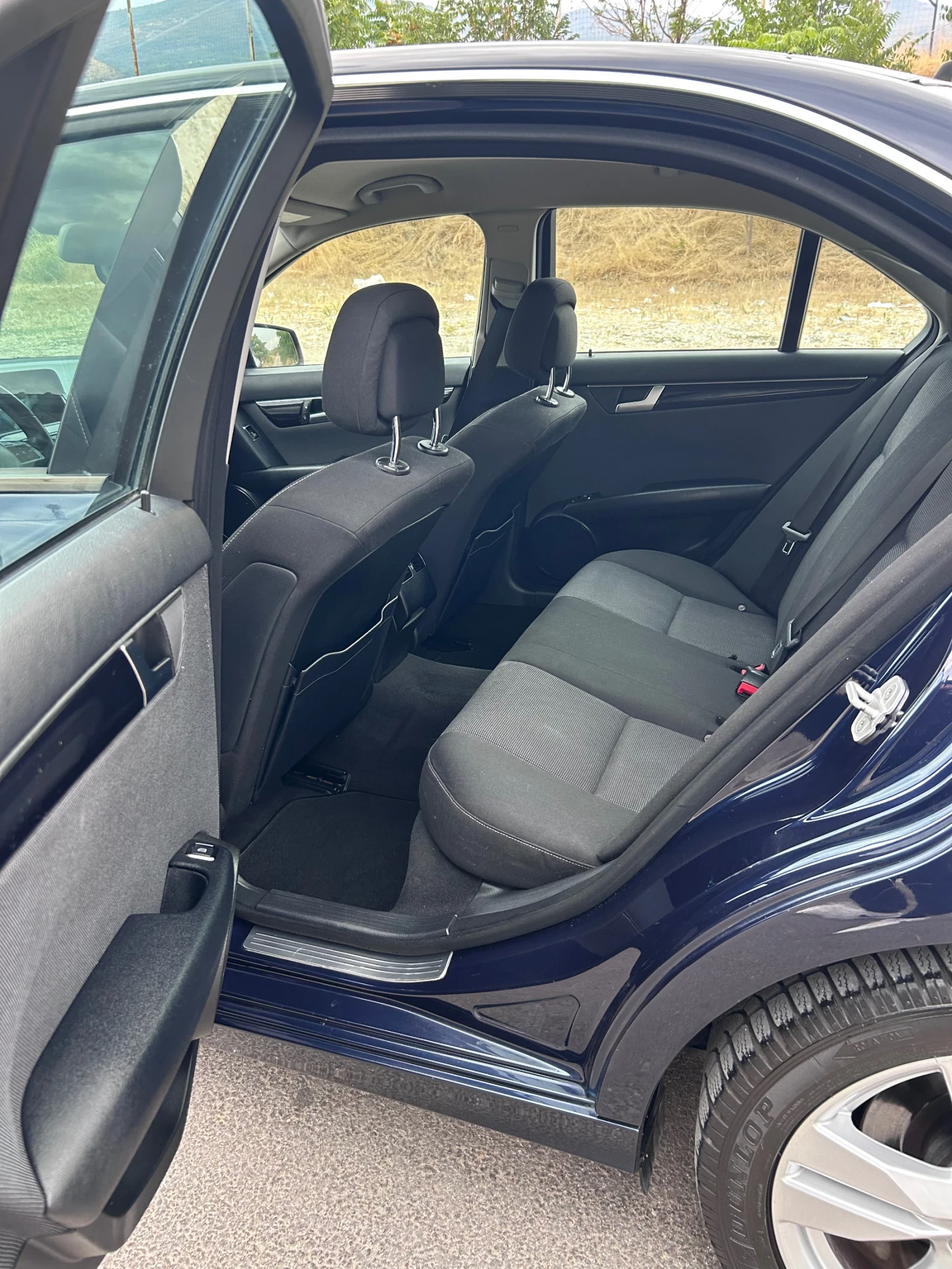 Mercedes-Benz C 220 2.2 CDI FACELIFT, снимка 9 - Автомобили и джипове - 56047300