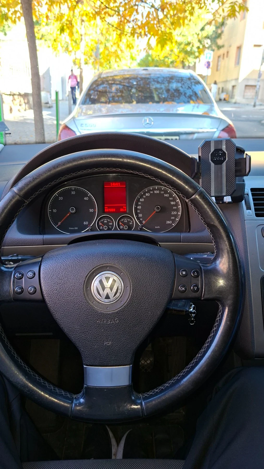 VW Touran, снимка 7 - Автомобили и джипове - 56359669