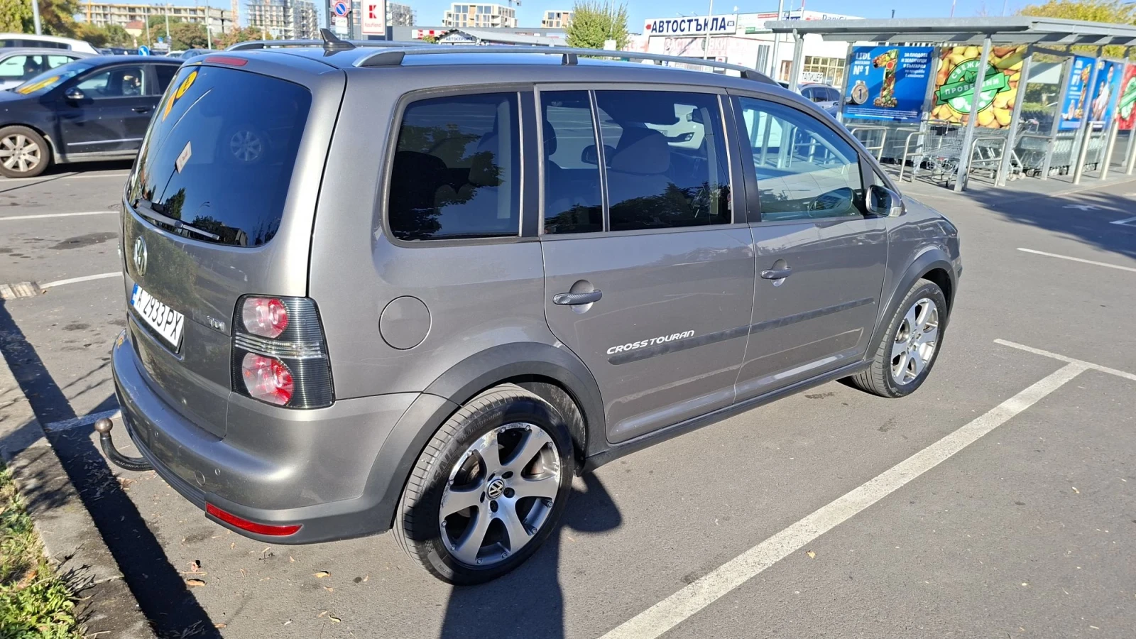 VW Touran, снимка 3 - Автомобили и джипове - 56359669