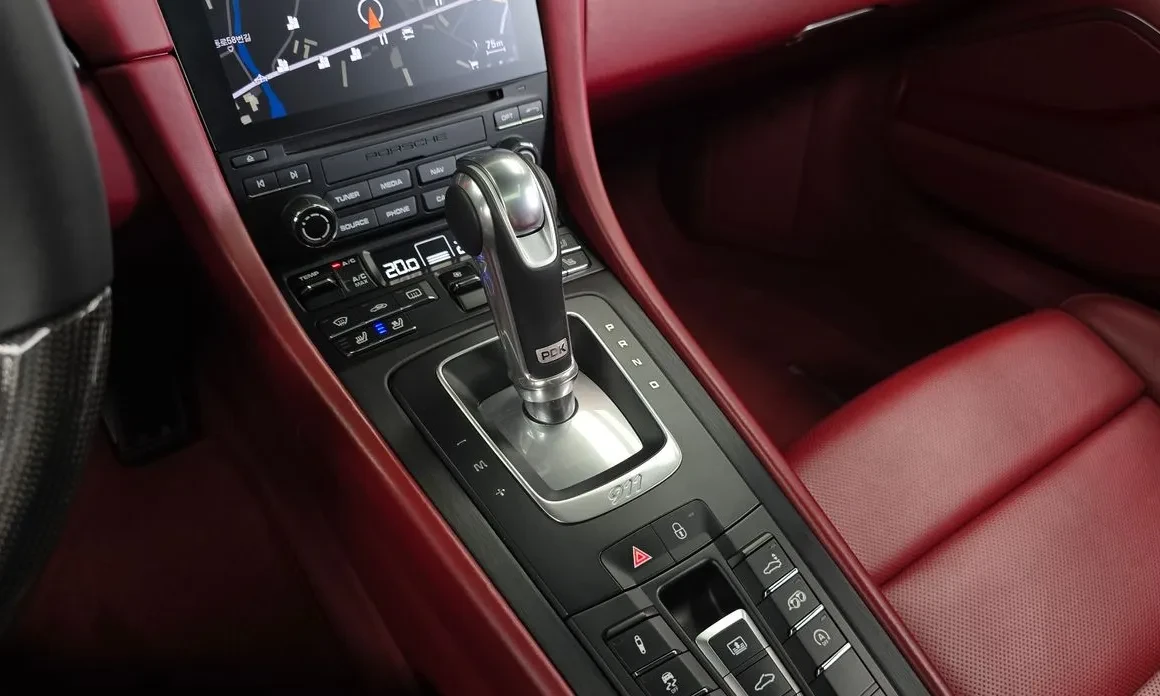 Porsche 911 4 GTS , снимка 16 - Автомобили и джипове - 56747157
