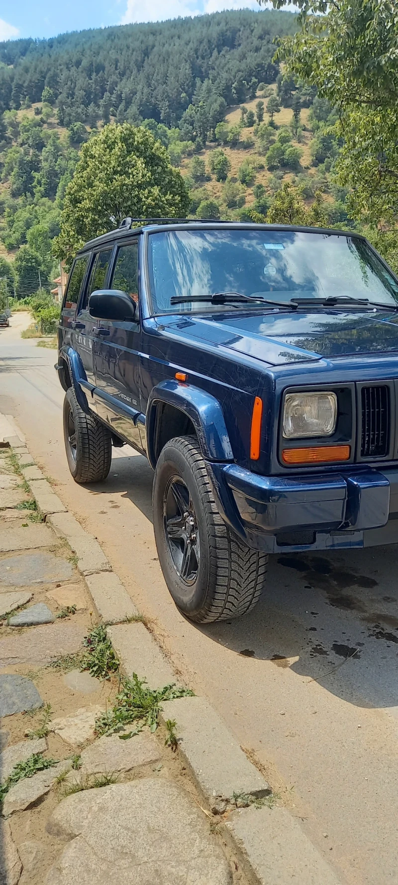 Jeep Cherokee, снимка 2 - Автомобили и джипове - 48585895