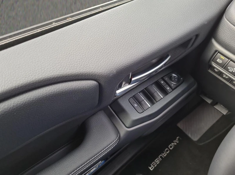 Toyota Land cruiser 250 2.8D EXECUTIVE LED 360 , снимка 6 - Автомобили и джипове - 52471500