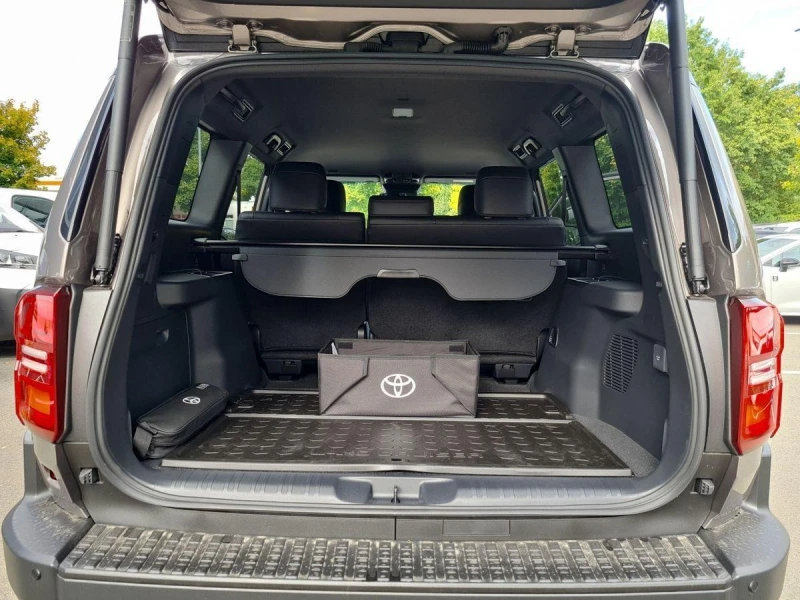 Toyota Land cruiser 250 2.8D EXECUTIVE LED 360 , снимка 14 - Автомобили и джипове - 52471500