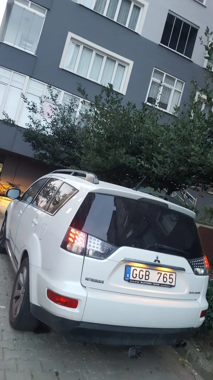 Mitsubishi Outlander M1, снимка 8 - Автомобили и джипове - 52650635