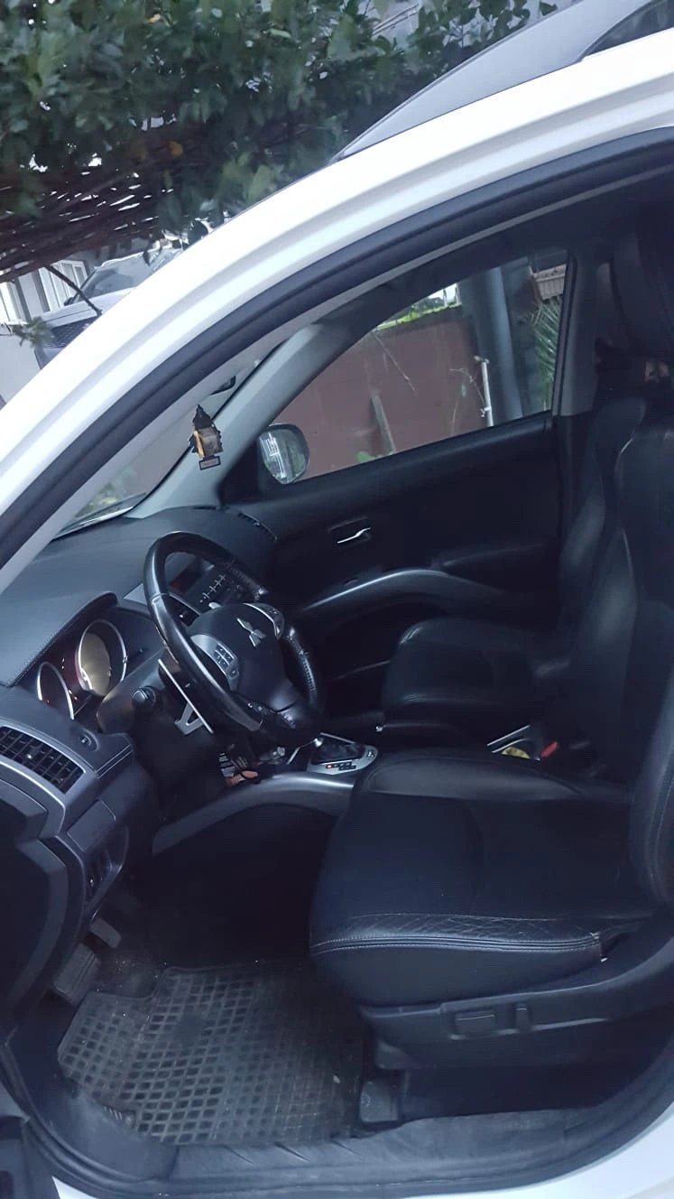 Mitsubishi Outlander M1, снимка 4 - Автомобили и джипове - 52650635