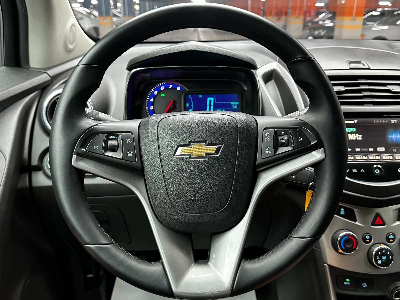 Chevrolet Trax 1.6 Бензин/Реални км/ГАРАНЦИЯ ОТ КЕНТАВЪР, снимка 11 - Автомобили и джипове - 48751580