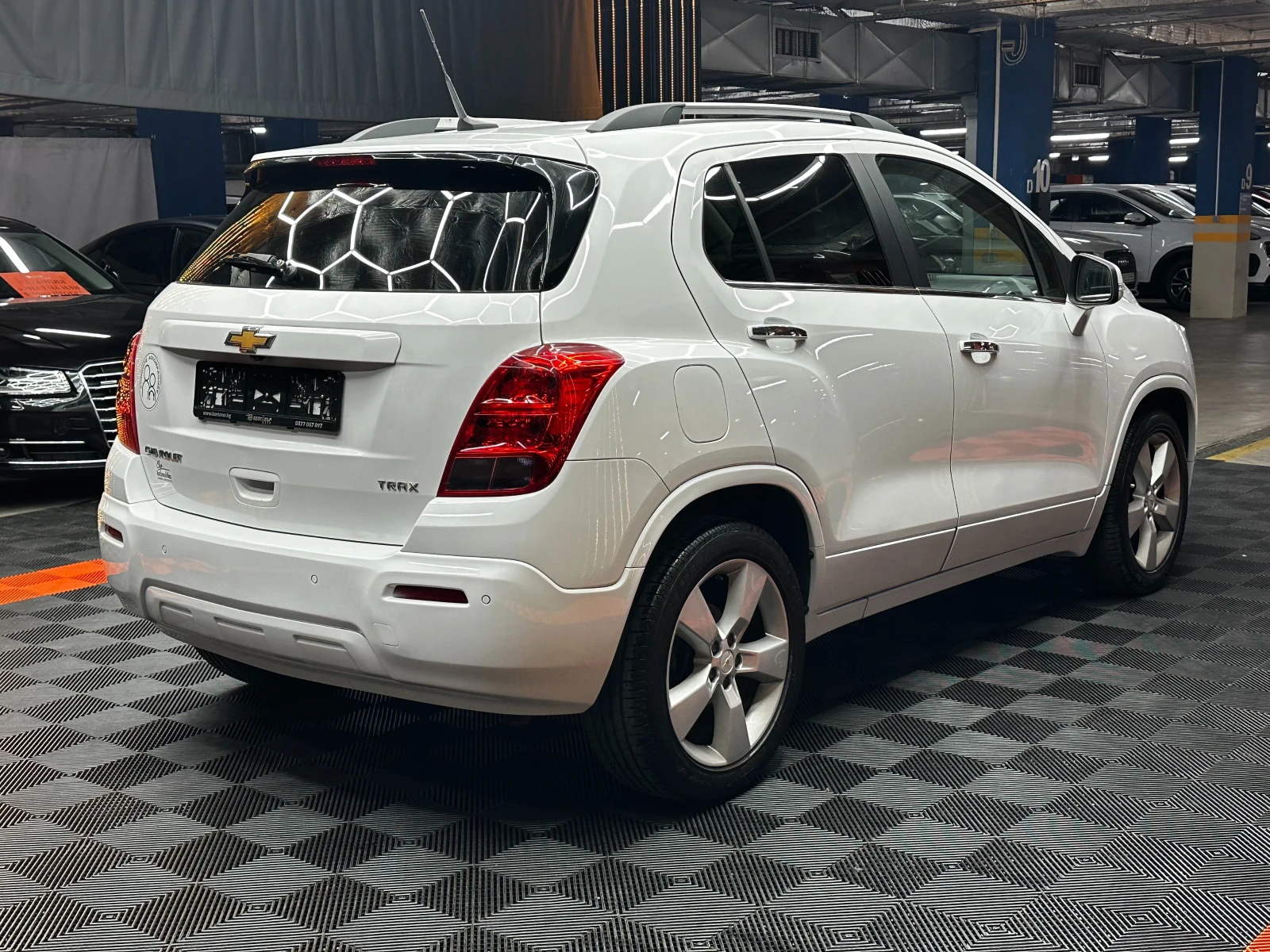 Chevrolet Trax 1.6 Бензин/Реални км/ГАРАНЦИЯ ОТ КЕНТАВЪР, снимка 6 - Автомобили и джипове - 48751580