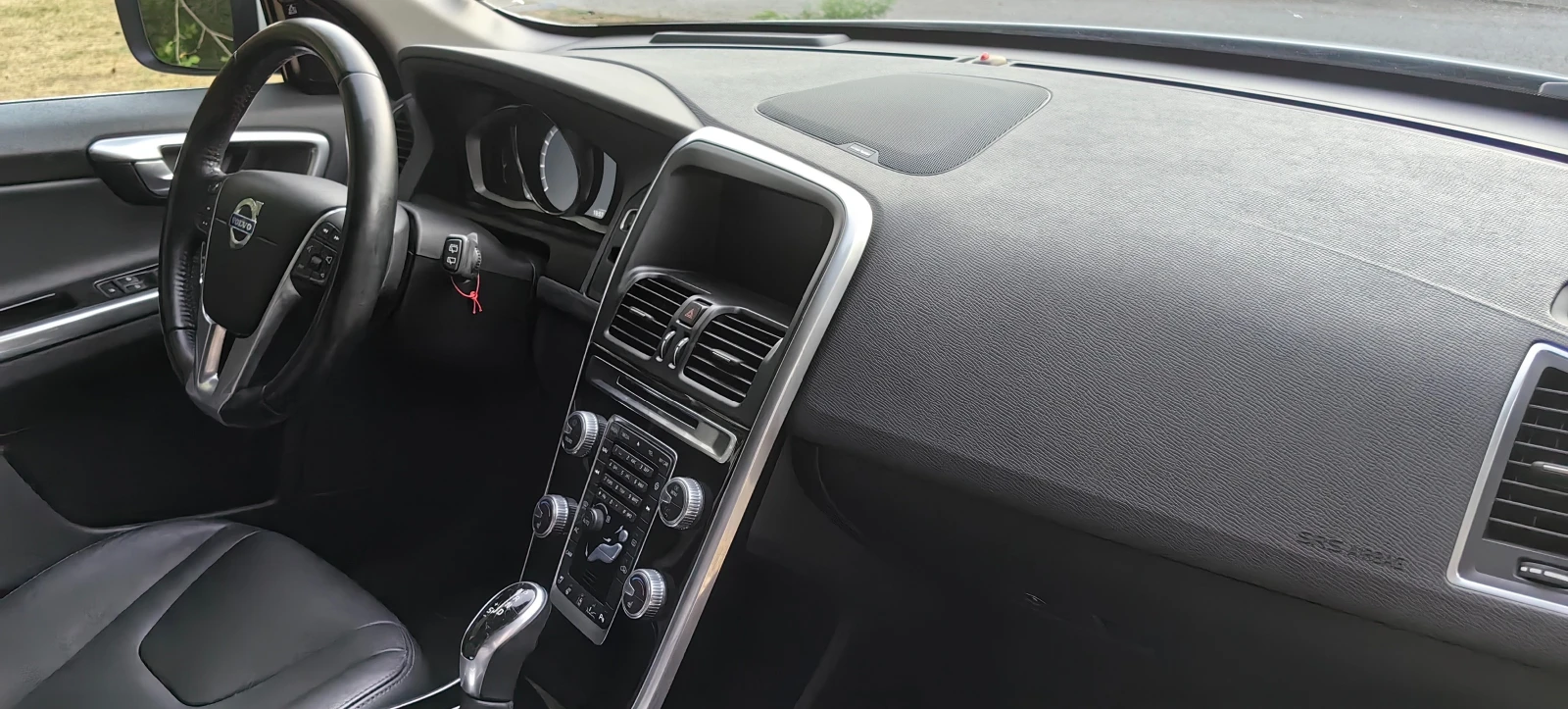 Volvo XC60 T5* 4X4* 5ЦИЛ* 2.5 куб.см* FULL ЕКСТРИ - изображение 8