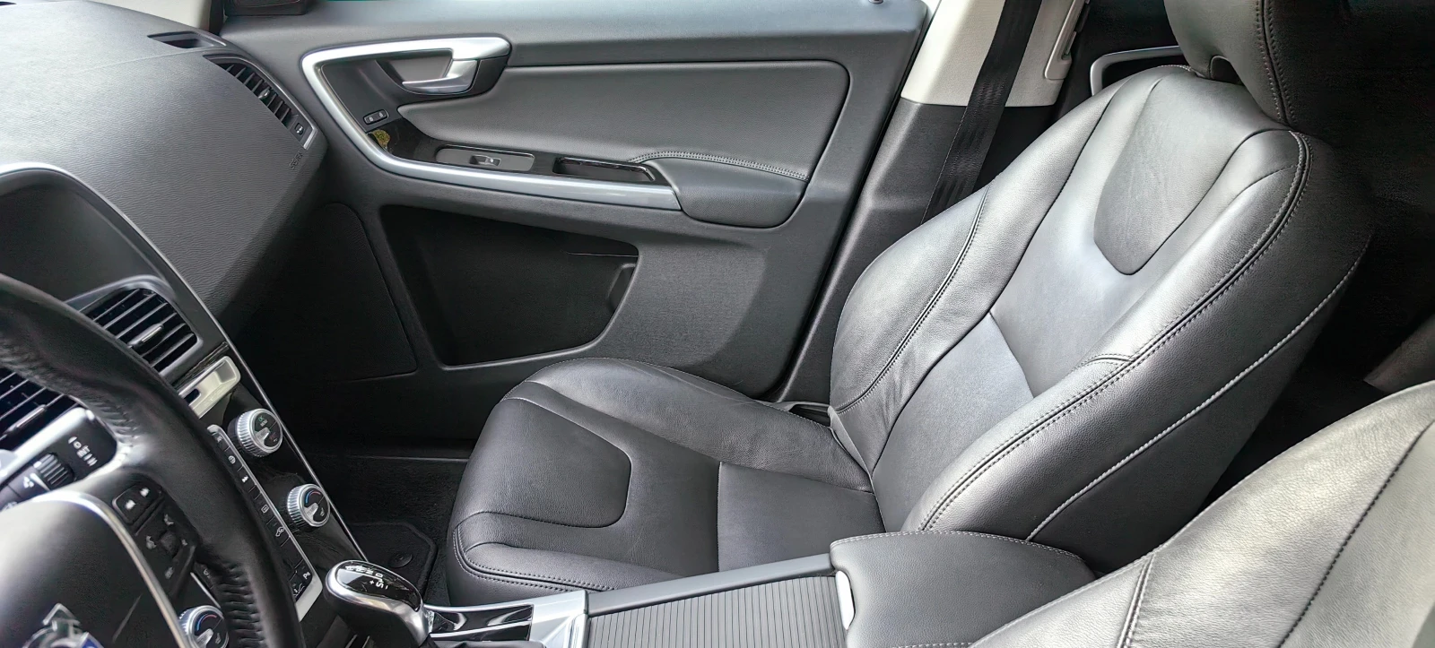 Volvo XC60 T5* 4X4* 5ЦИЛ* 2.5 куб.см* FULL ЕКСТРИ - изображение 9
