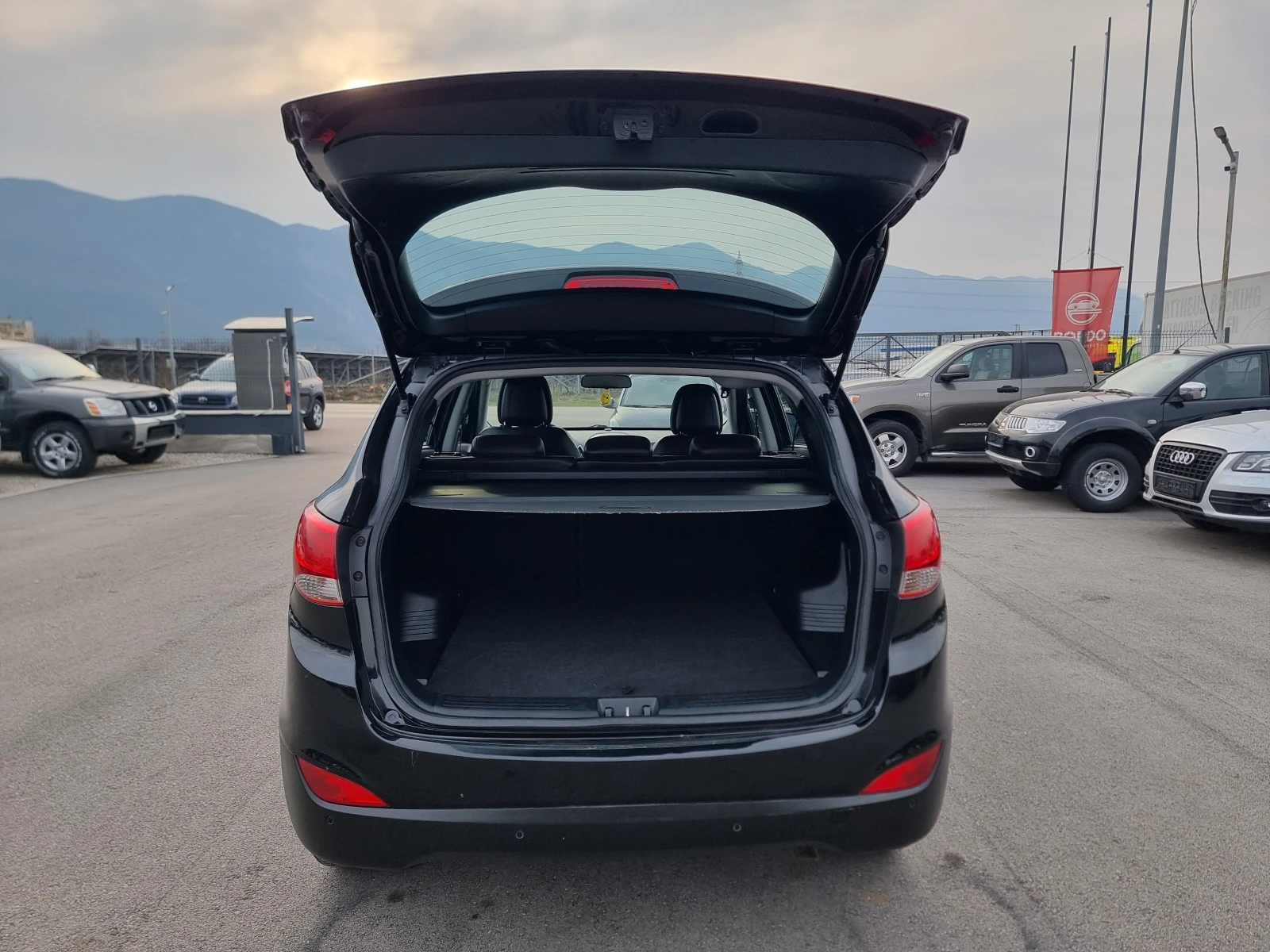 Hyundai IX35 1.7CRDI, снимка 13 - Автомобили и джипове - 53721405