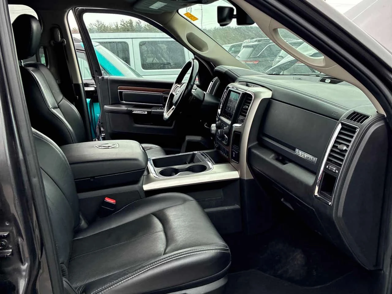 Dodge RAM 1500 LARAMIE * ПОДГРЕВ НА ВОЛАН/СЕДАЛКИ* ОБДУХВАНЕ* , снимка 15 - Автомобили и джипове - 53911315