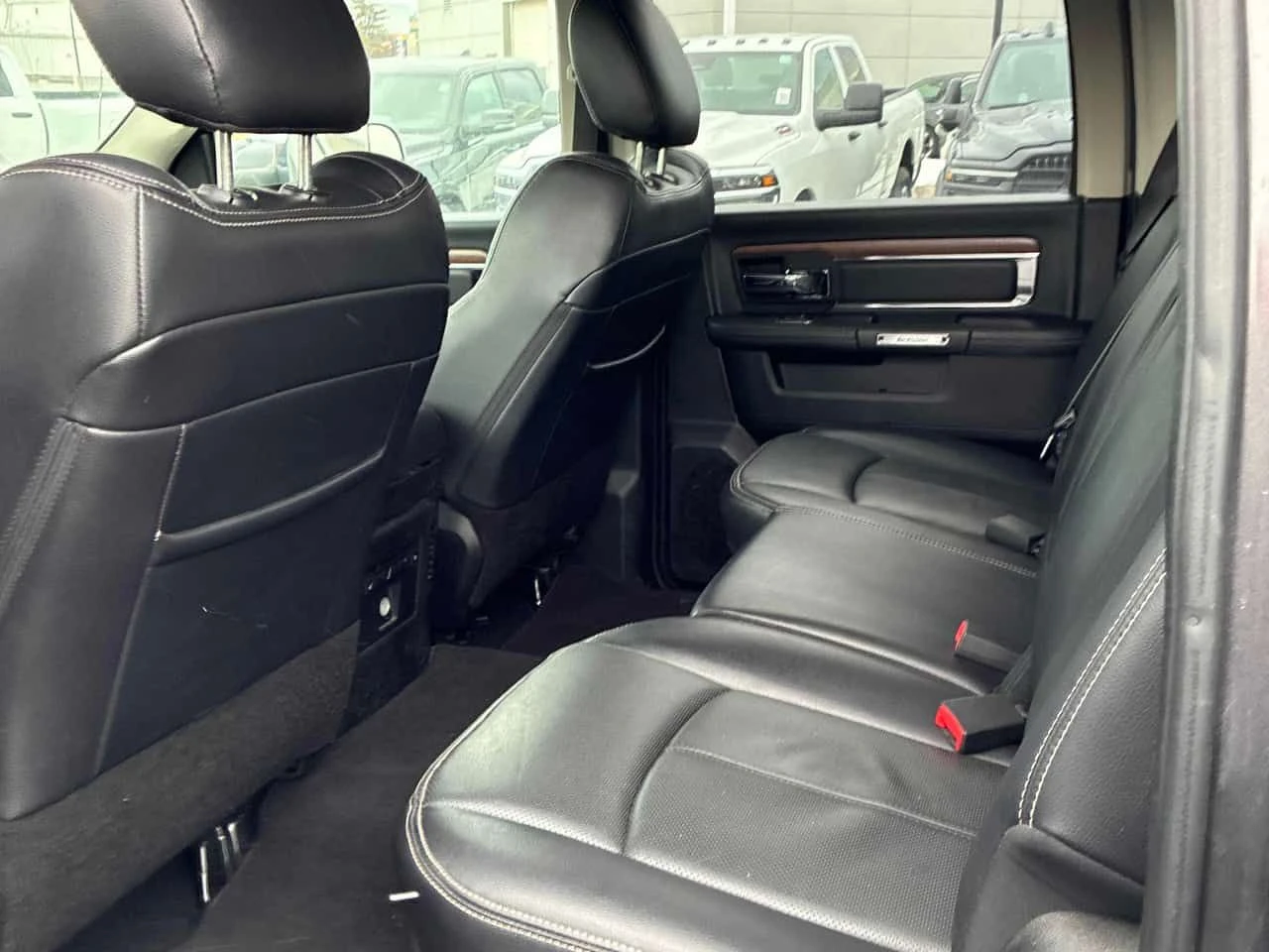 Dodge RAM 1500 LARAMIE * ПОДГРЕВ НА ВОЛАН/СЕДАЛКИ* ОБДУХВАНЕ* , снимка 11 - Автомобили и джипове - 53911315