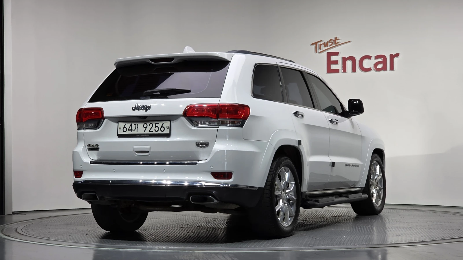 Jeep Grand cherokee * DISTRONIC * KAMEPA * ПАНОРАМА, снимка 2 - Автомобили и джипове - 54412847