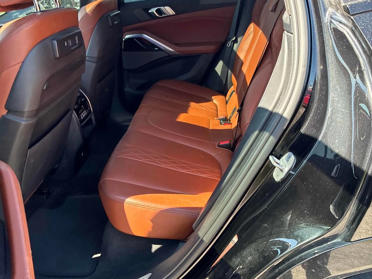 BMW X6 40i* Distronic* Обдух* Mpack* Lazer* Масаж* 360, снимка 9 - Автомобили и джипове - 54501811