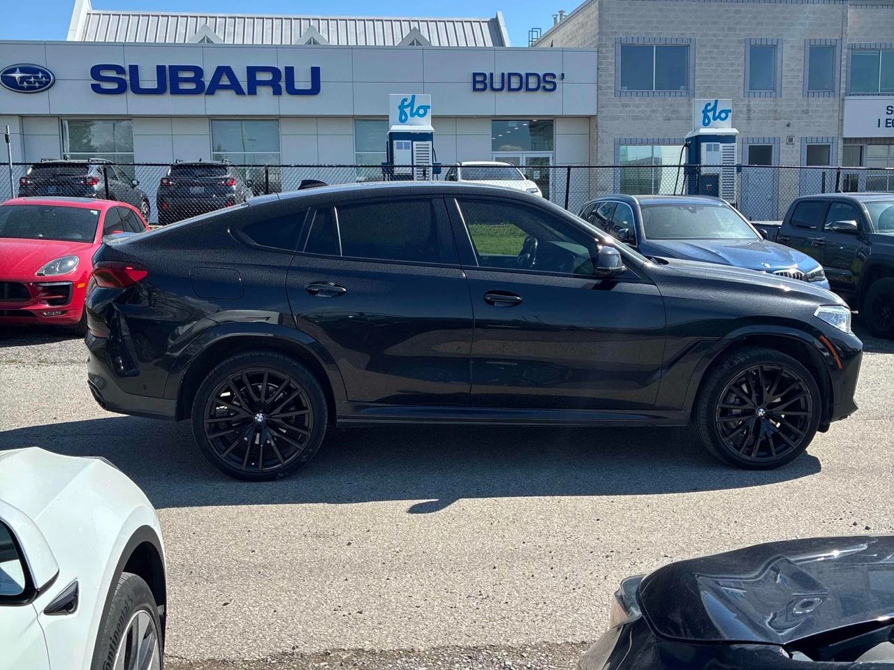 BMW X6 40i* Distronic* Обдух* Mpack* Lazer* Масаж* 360, снимка 3 - Автомобили и джипове - 54501811
