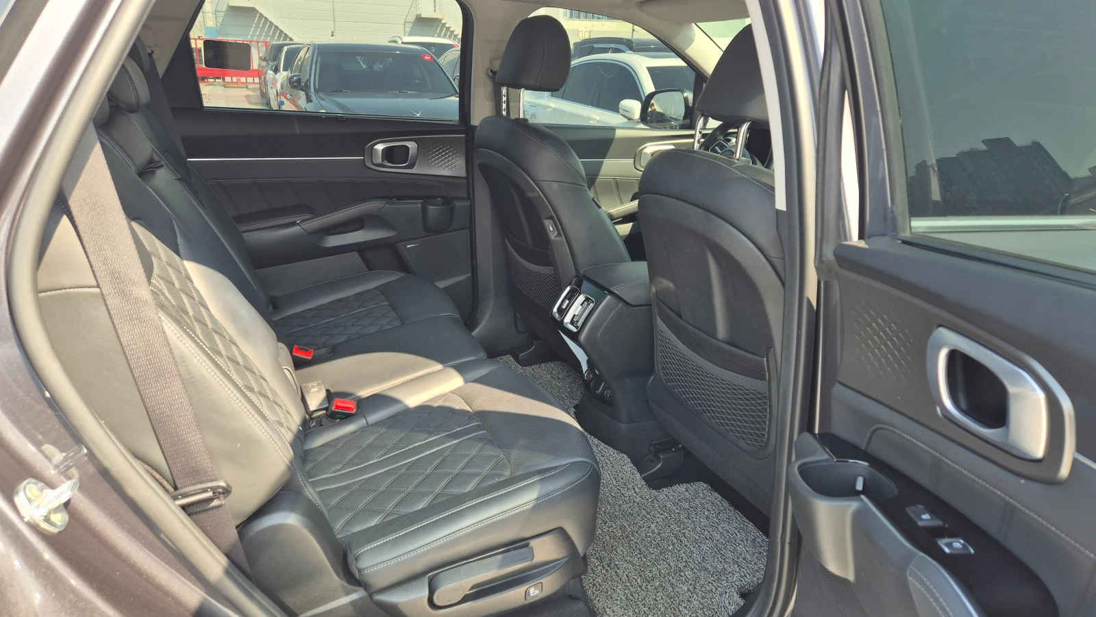 Kia Sorento 2.2 4WD Signature, снимка 9 - Автомобили и джипове - 54653212