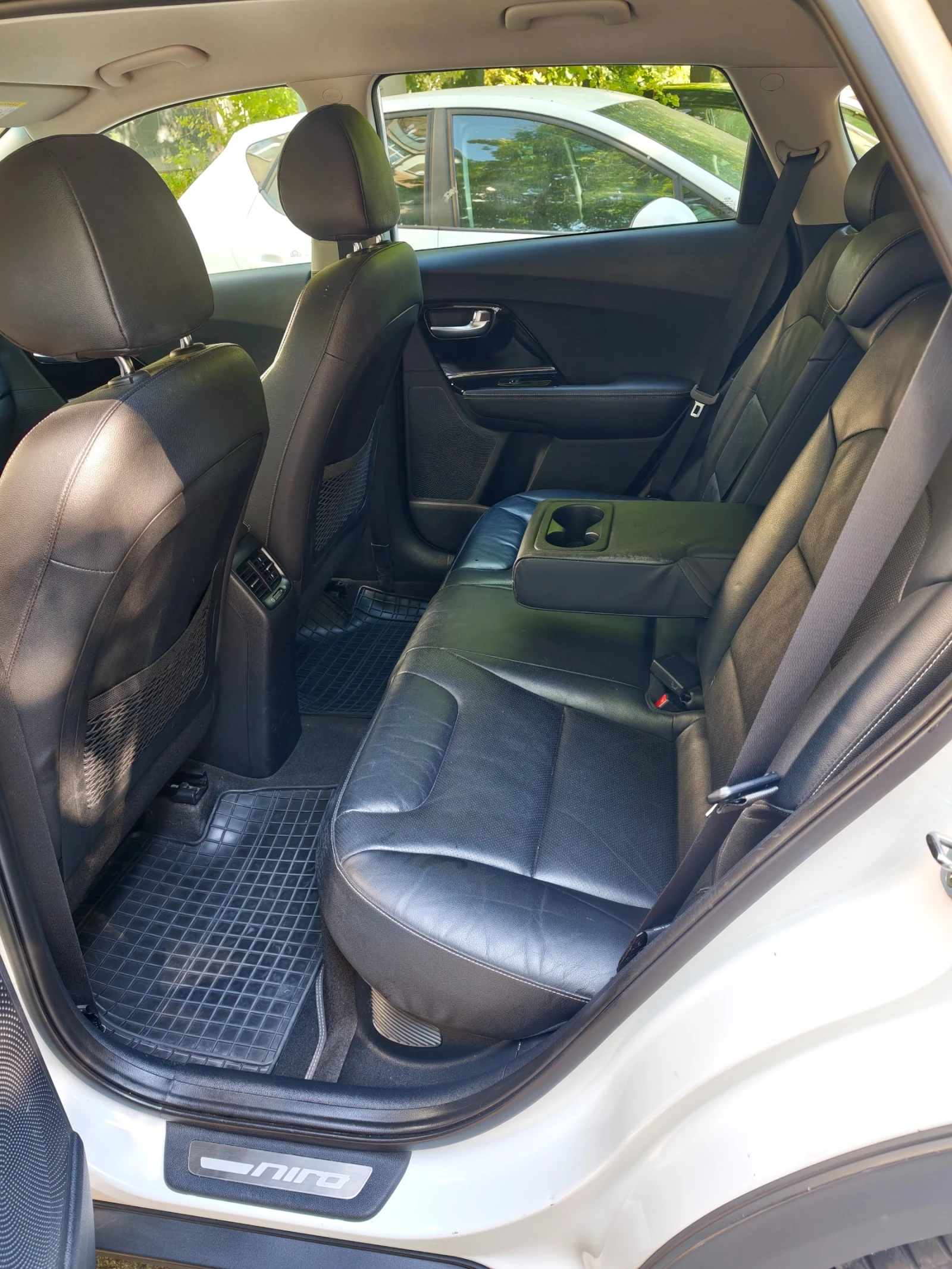 Kia Niro, снимка 8 - Автомобили и джипове - 55104068