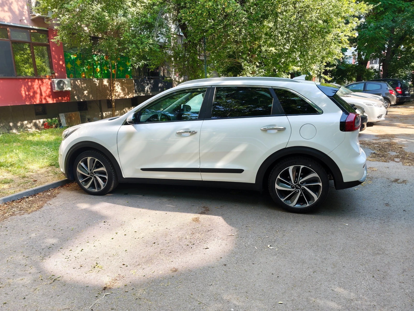 Kia Niro, снимка 2 - Автомобили и джипове - 55104068