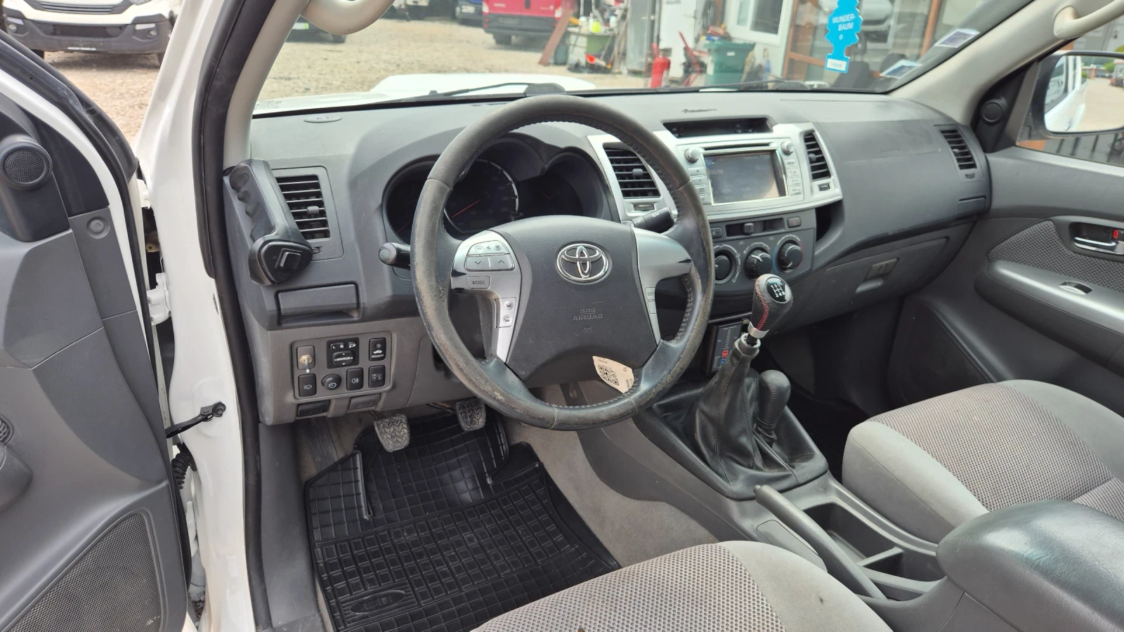 Toyota Hilux 2.5d4d* 4X4* , снимка 15 - Автомобили и джипове - 55409267