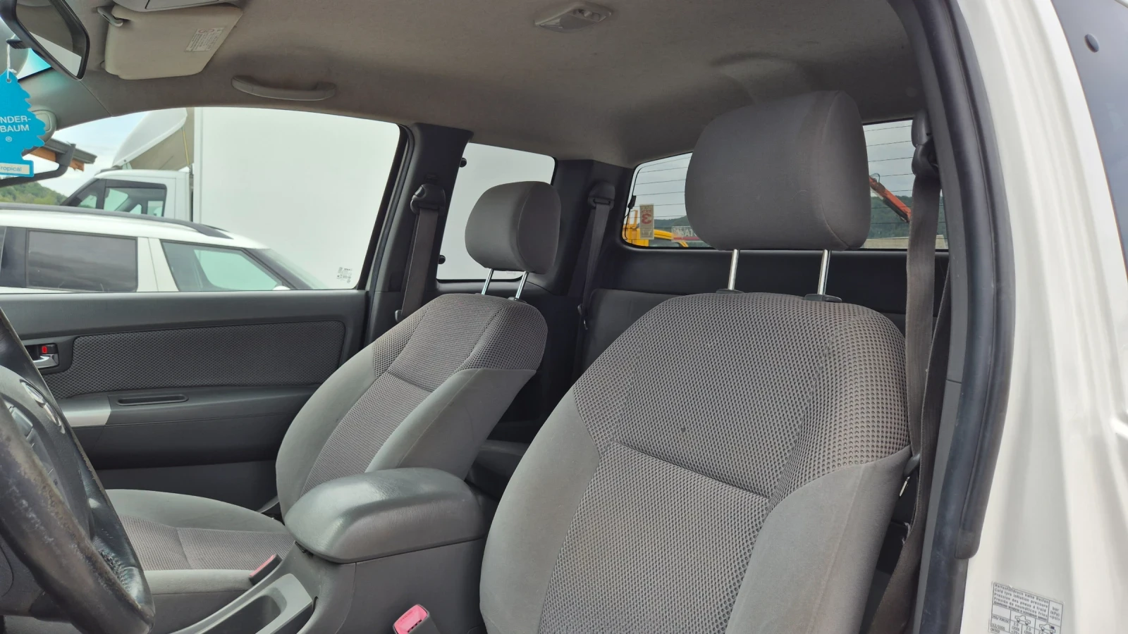 Toyota Hilux 2.5d4d* 4X4* , снимка 16 - Автомобили и джипове - 55409267