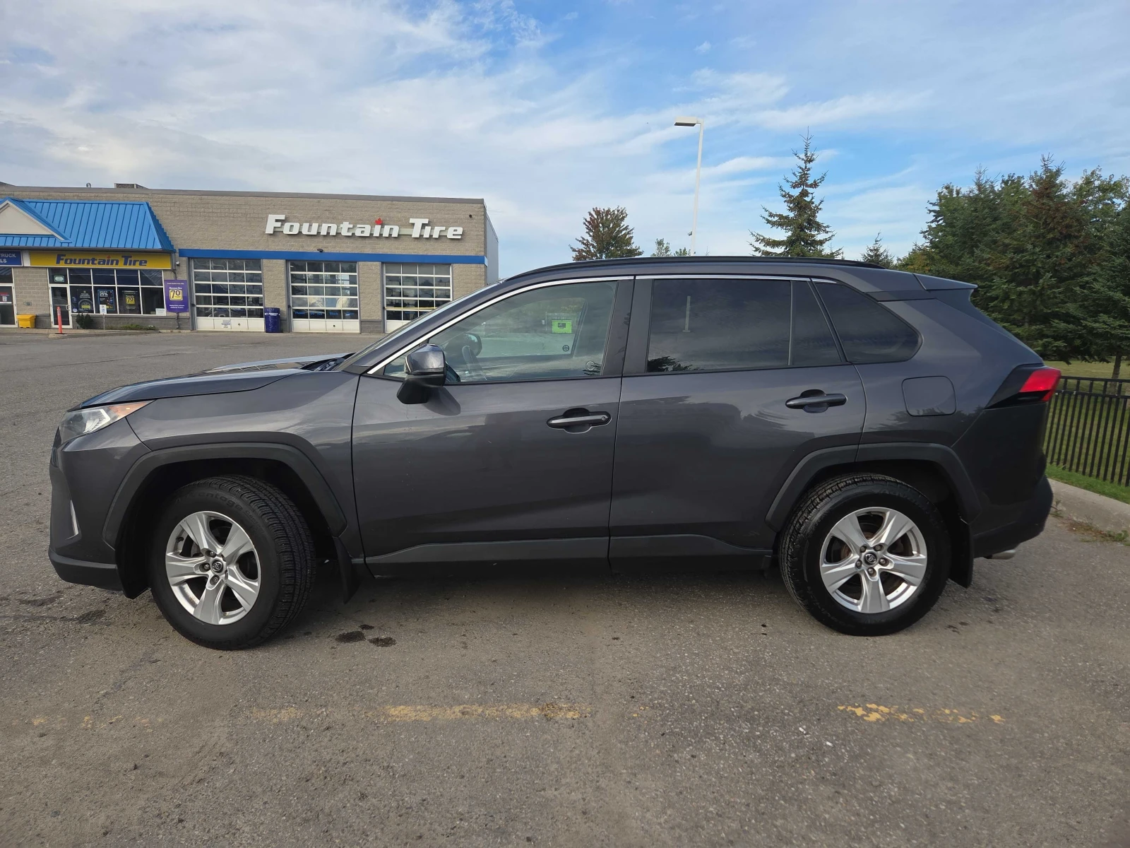 Toyota Rav4 * XLE * ОТ ПРЕДСТАВИТЕЛСТВО* , снимка 16 - Автомобили и джипове - 56113001