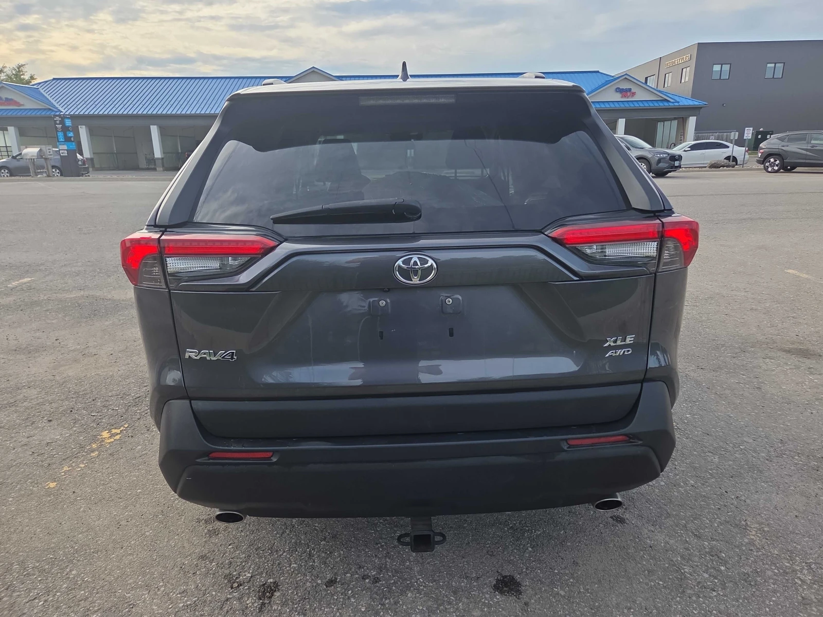 Toyota Rav4 * XLE * ОТ ПРЕДСТАВИТЕЛСТВО* , снимка 4 - Автомобили и джипове - 56113001
