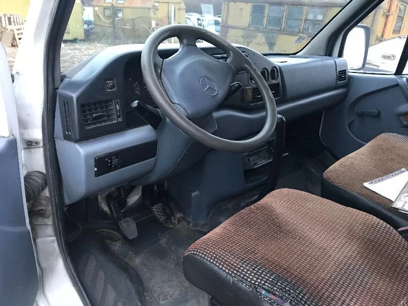 Mercedes-Benz Sprinter 208 2.3d,ABS,79 кс., снимка 9 - Бусове и автобуси - 20232650