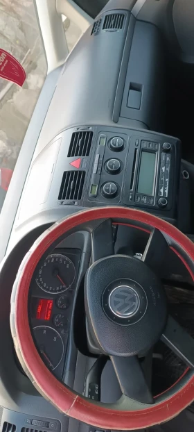 VW Touran 2.0 tdi 140 hp 6 степенна кутия, снимка 5