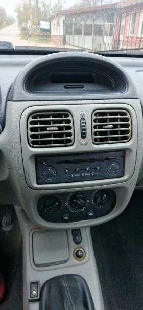 Renault Clio На части, снимка 4