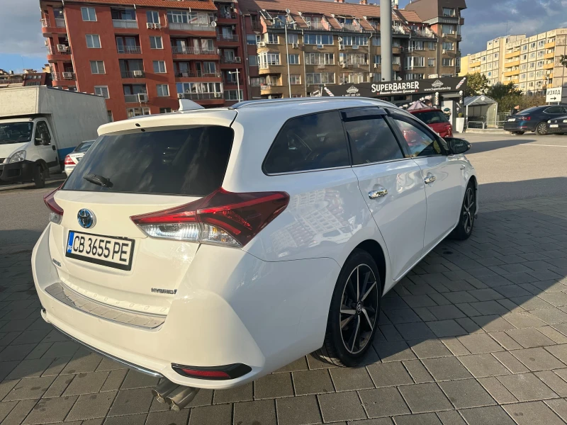 Toyota Auris 1.8, снимка 7 - Автомобили и джипове - 47568355