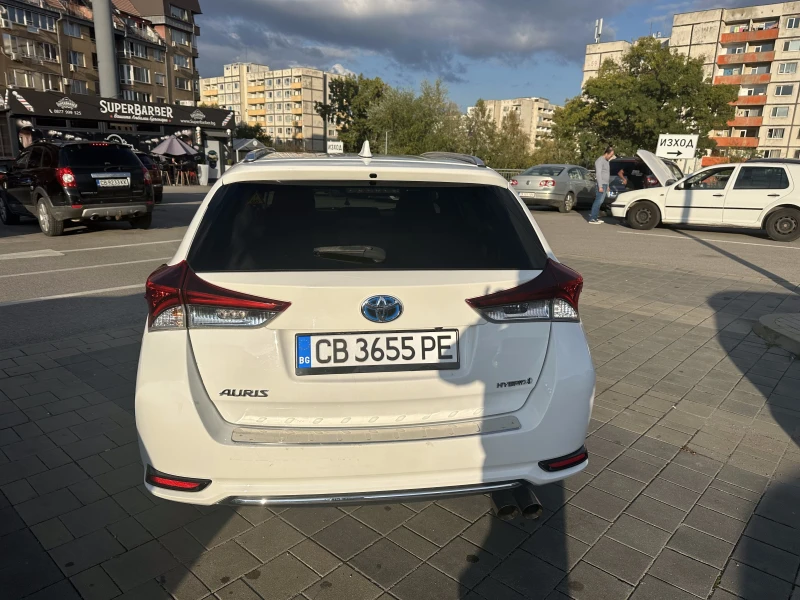 Toyota Auris 1.8, снимка 6 - Автомобили и джипове - 47568355