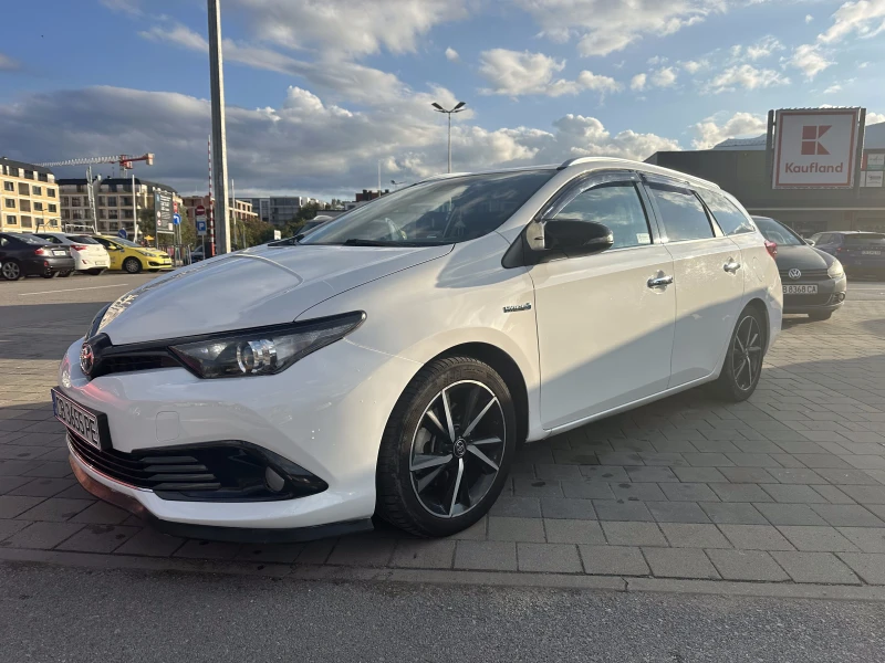 Toyota Auris 1.8, снимка 2 - Автомобили и джипове - 47568355