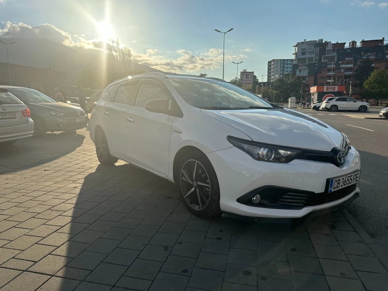 Toyota Auris 1.8, снимка 3 - Автомобили и джипове - 47568355