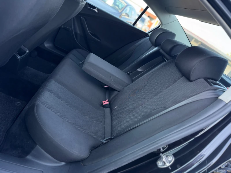 VW Passat 1.9TDI 105кс КЛИМАТИК СЕДАН , снимка 12 - Автомобили и джипове - 51073883
