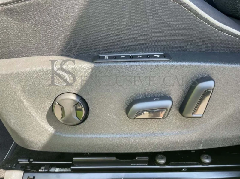 Skoda Enyaq RS* MAXX PAKET* PANORAMA* MASSAGE* , снимка 5 - Автомобили и джипове - 51374167