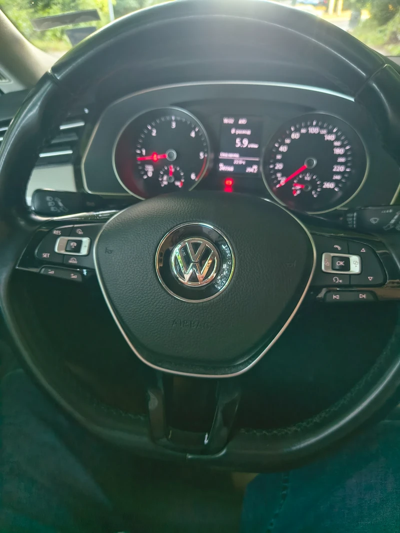 VW Passat B8, снимка 11 - Автомобили и джипове - 51535179