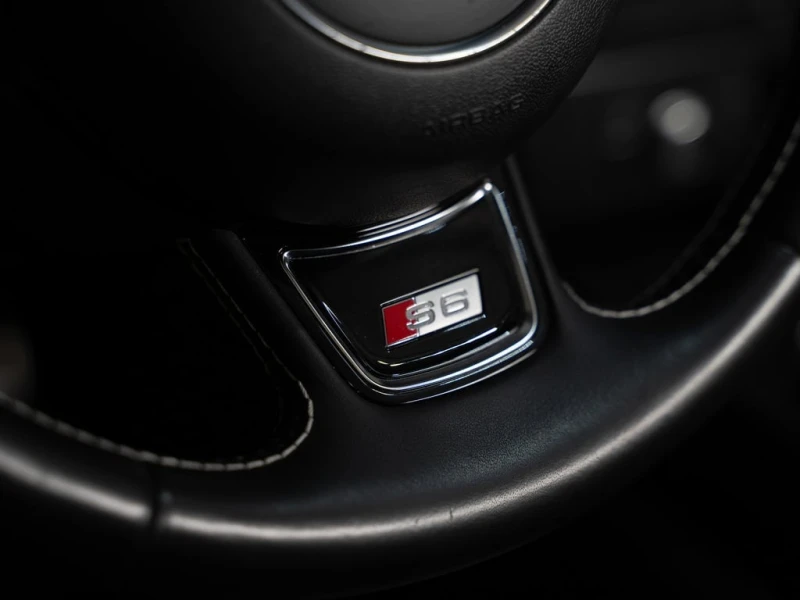 Audi S6 * PRESTIGE | CARBON FIBRE | B&O | 20 IN * CARFAX *, снимка 12 - Автомобили и джипове - 52803907