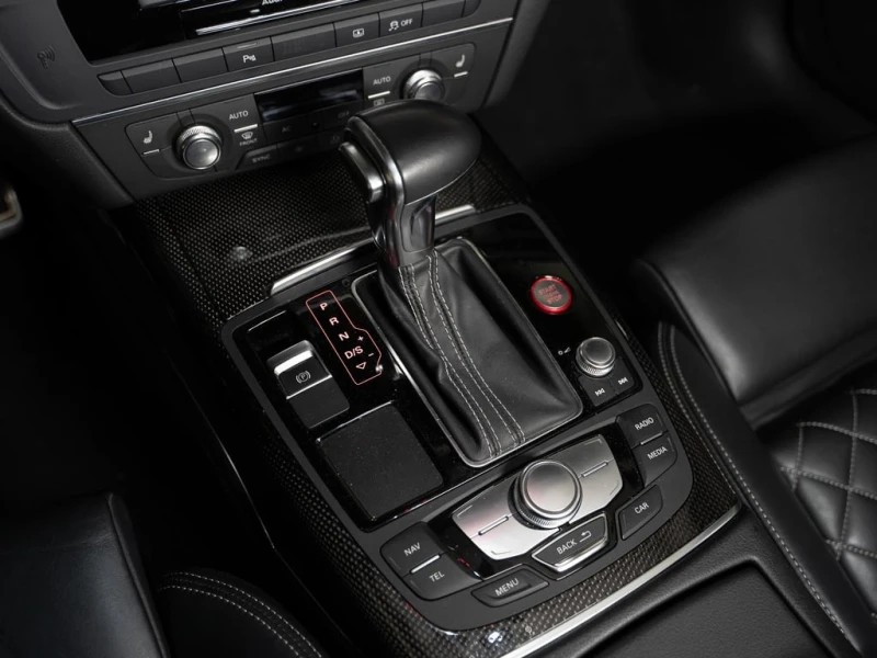 Audi S6 * PRESTIGE | CARBON FIBRE | B&O | 20 IN * CARFAX *, снимка 13 - Автомобили и джипове - 52803907