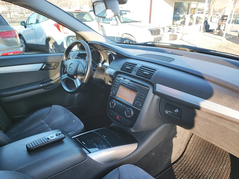Mercedes-Benz R 320  7G TRONIC 4 Matic 224кс перфектен 7 местен, снимка 14 - Автомобили и джипове - 52837196