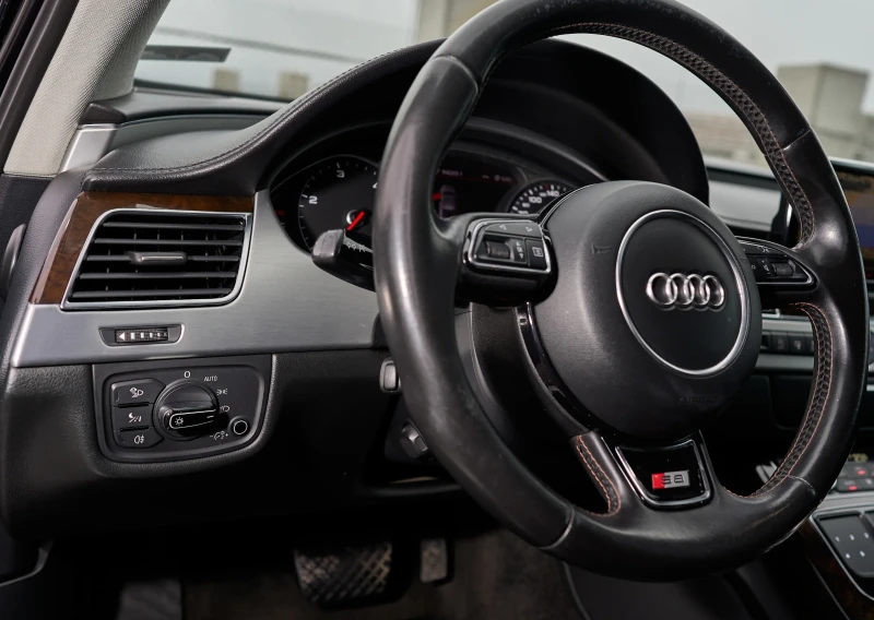 Audi A8 Full Led* 3xTV * 179 000km , снимка 8 - Автомобили и джипове - 53025062