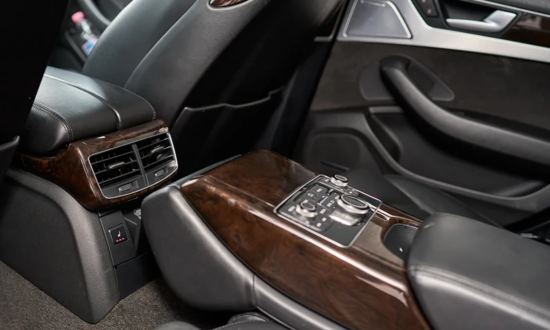 Audi A8 Full Led* 3xTV * 179 000km , снимка 10 - Автомобили и джипове - 53025062