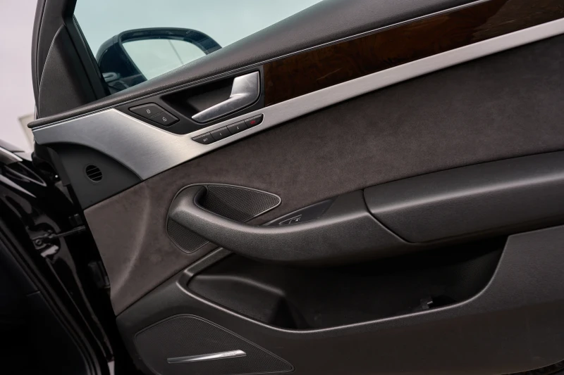 Audi A8 Full Led* 3xTV * 179 000km , снимка 15 - Автомобили и джипове - 53025062