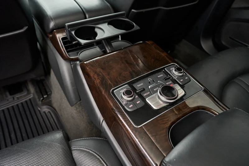 Audi A8 Full Led* 3xTV * 179 000km , снимка 11 - Автомобили и джипове - 53025062