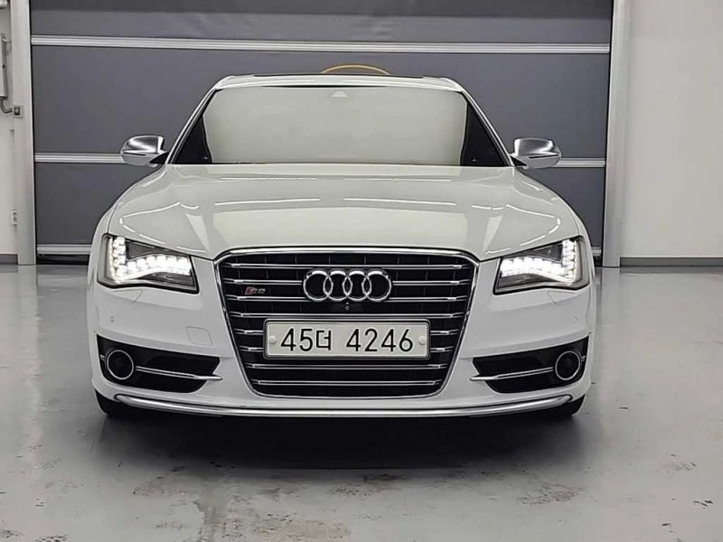 Audi S8 4.0TFSI/Пълна сервизна история !!!, снимка 3 - Автомобили и джипове - 53636056