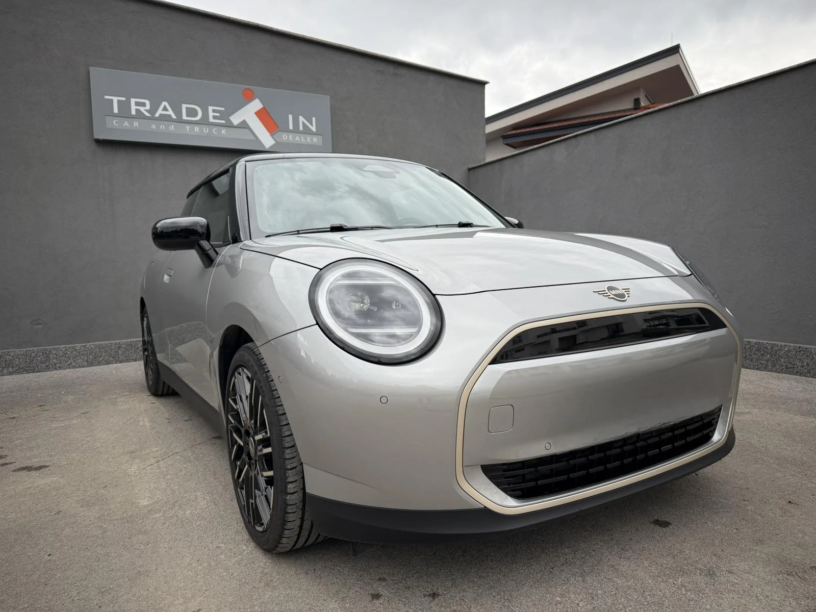 Mini Cooper E 36.6kWh ГАРАНЦИОНЕН - изображение 3