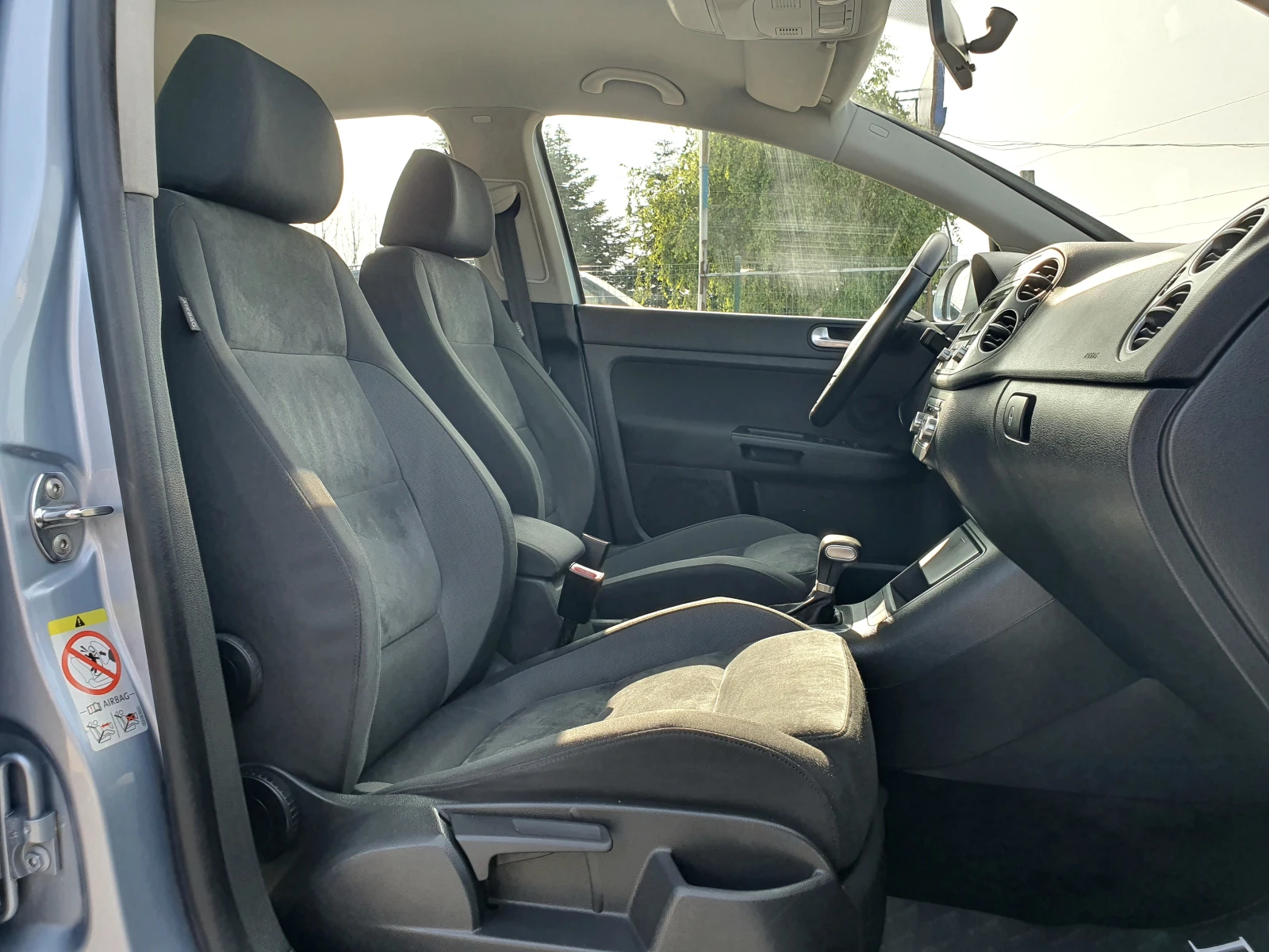 VW Golf Plus 1.4TSI-DSG-HI-LINE 122k.c. - изображение 10
